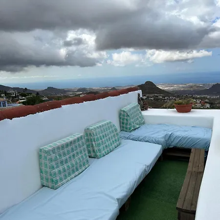 La Vista Al Mar *