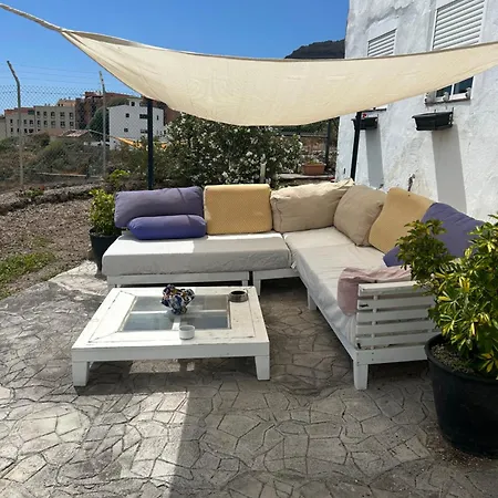 La Vista Al Mar *